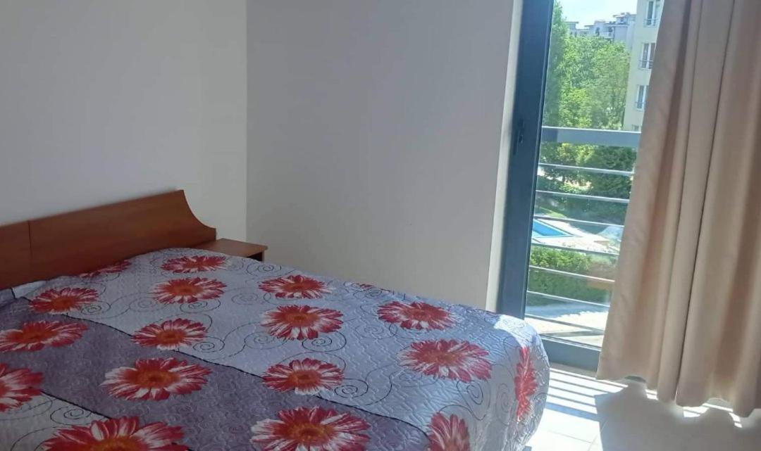 Modern 2 Bedroom Apartment In Top Location In Sunny Beach Just 150 Meters From Casino Platinum Kültér fotó