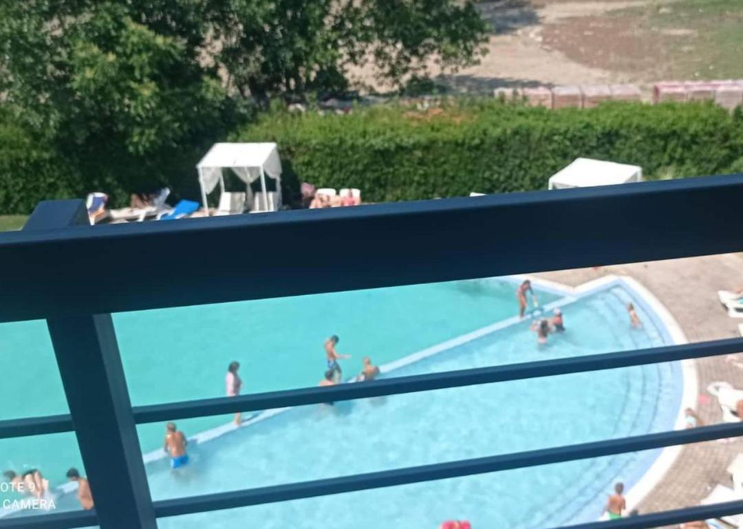 Modern 2 Bedroom Apartment In Top Location In Sunny Beach Just 150 Meters From Casino Platinum Kültér fotó