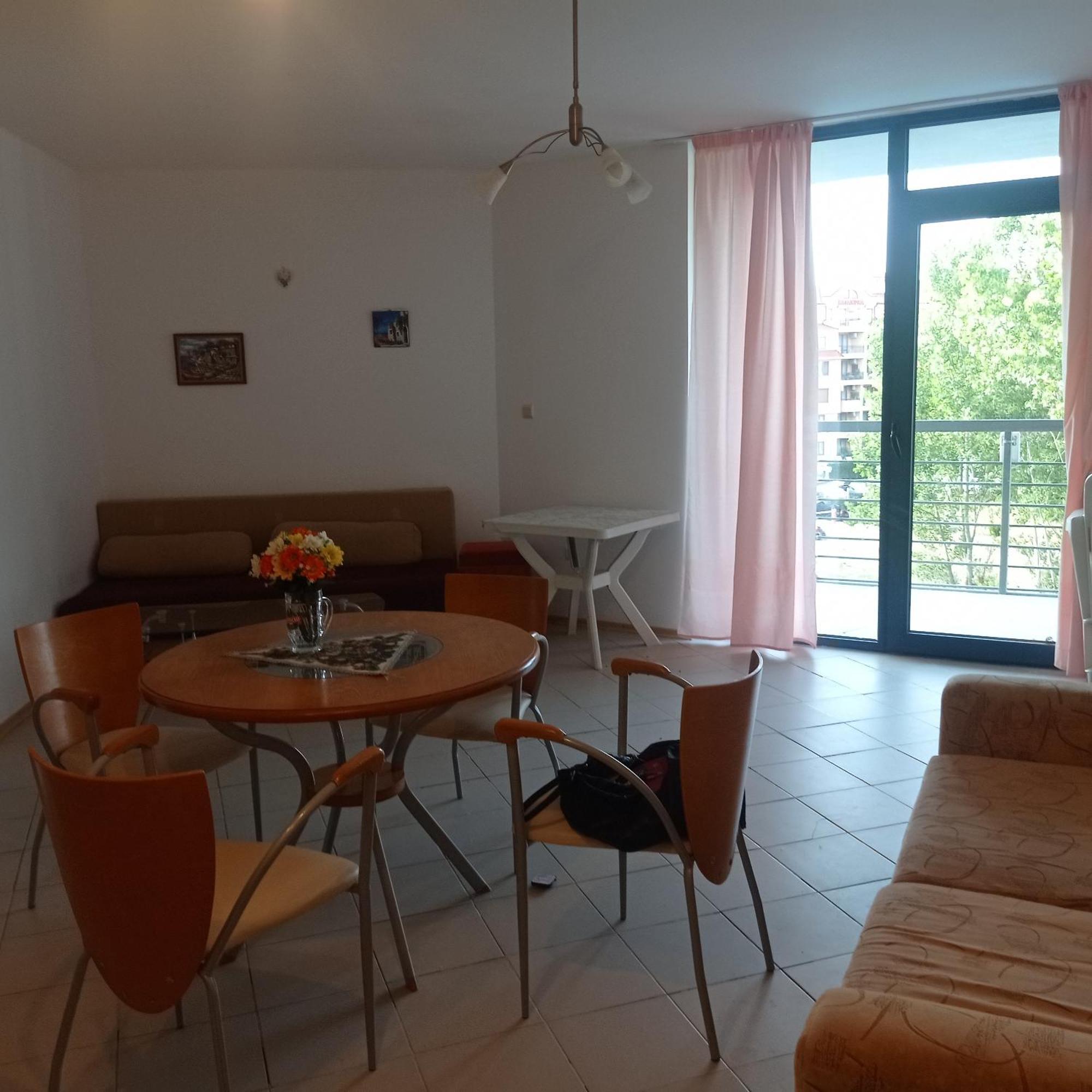 Modern 2 Bedroom Apartment In Top Location In Sunny Beach Just 150 Meters From Casino Platinum Kültér fotó