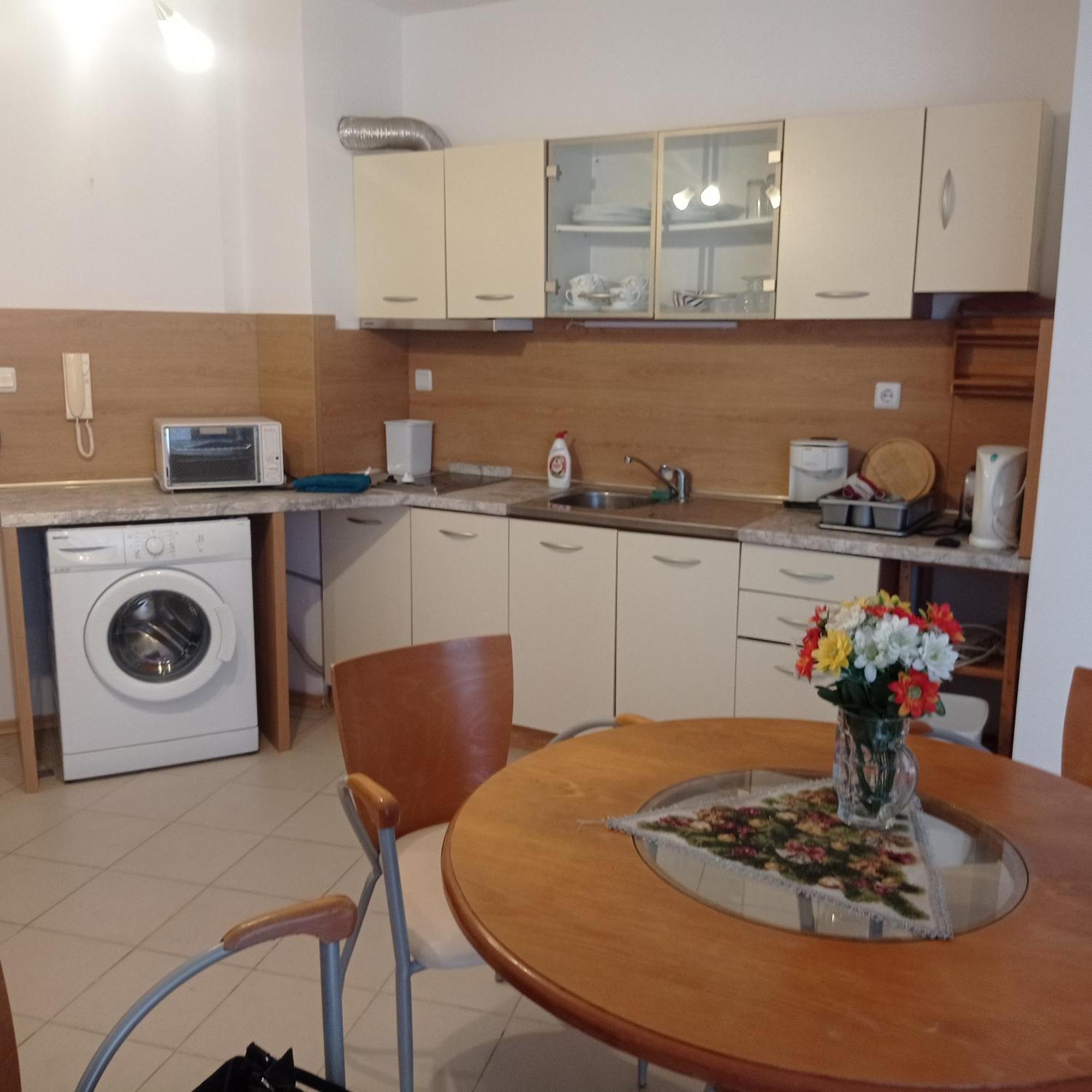 Modern 2 Bedroom Apartment In Top Location In Sunny Beach Just 150 Meters From Casino Platinum Kültér fotó